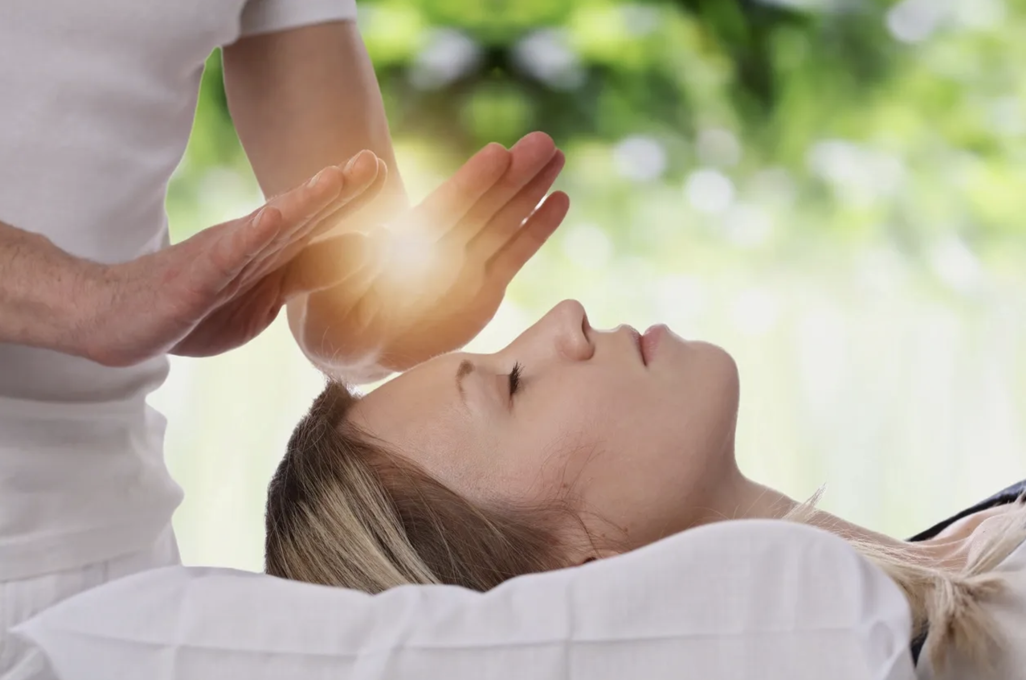 Dr. Yasmin Harounian conducting consciousness therapy and Faradarmani healing session in Los Angeles